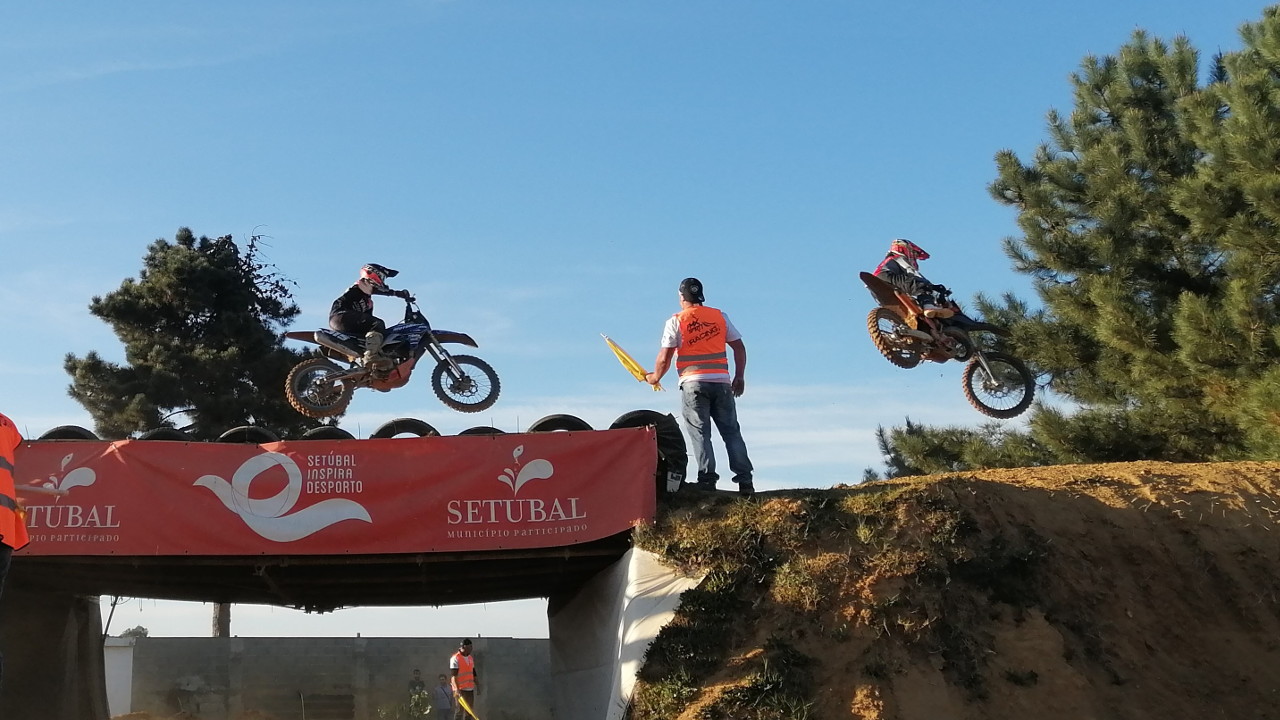 Evento de Motocross promovido pela UDR Pontes e pela FMXSpirit