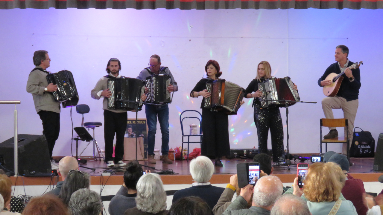 VIII Gala do Acordeão reúne comunidade e homenageia carreira de Leonel Mateus 
